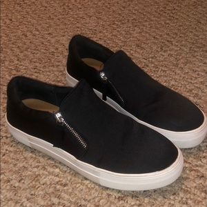 Black Steve Madden sneaker